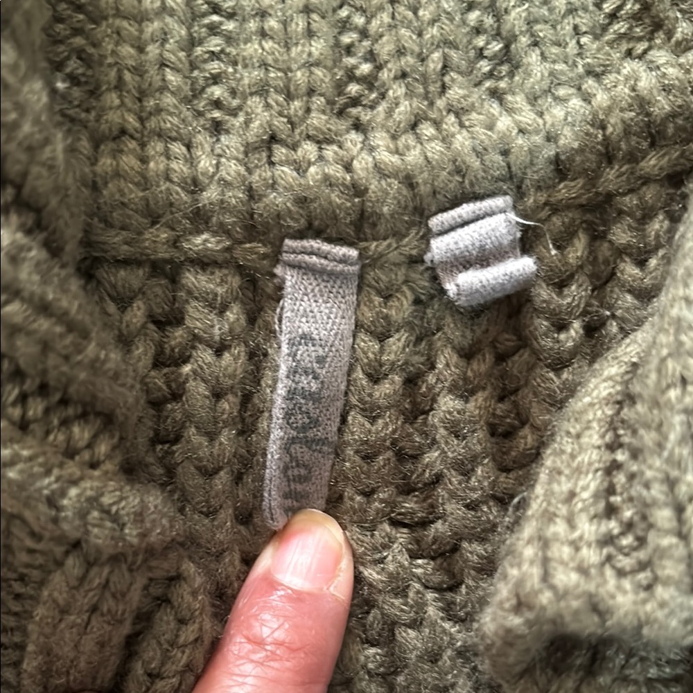 Chunky Knit Olive Green Cardigan Size Medium - Picture 2 of 5
